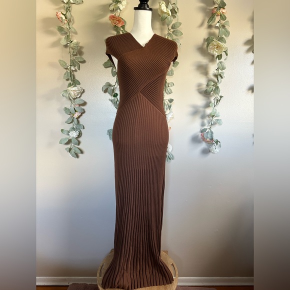GABRIELA HEARST Eno Wool & Silk Maxi Dress - Picture 4 of 12